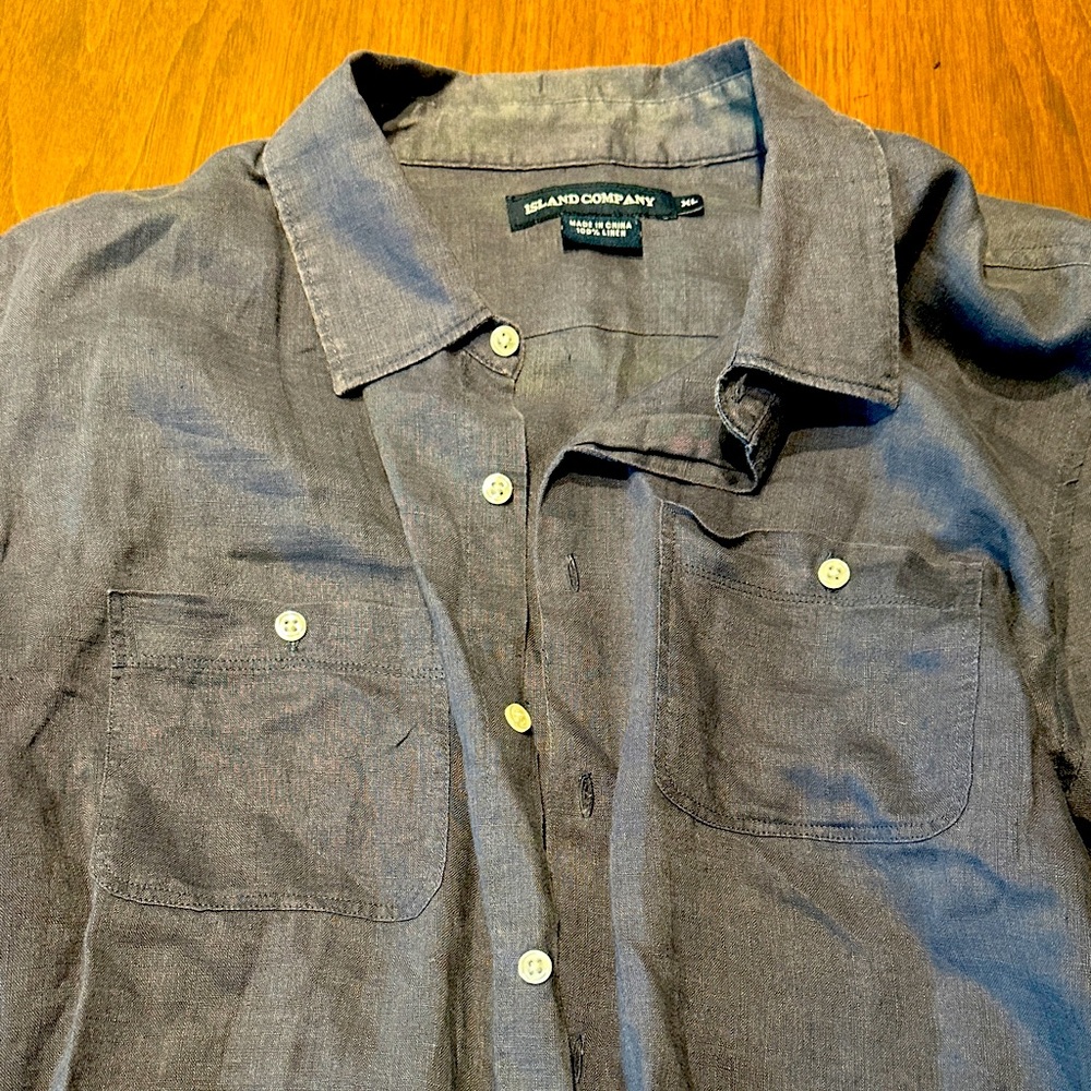 Island Company Men's Charcoal Button Down Shirt